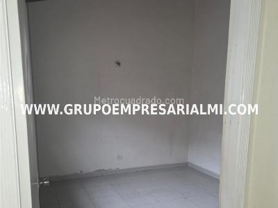 Casa de 5 alcobas en arriendo en Laureles, Medellín, 400 m² · foto 12 de 20