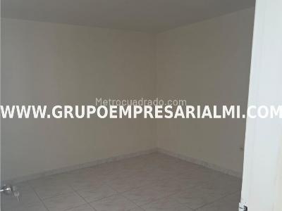 Casa de 5 alcobas en arriendo en Laureles, Medellín, 400 m² · foto 17 de 20