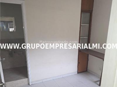 Casa de 5 alcobas en arriendo en Laureles, Medellín, 400 m² · foto 5 de 20