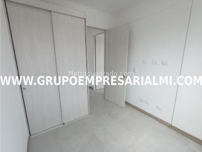 Apartamento de 2 alcobas en venta en San Jose, Sabaneta, 54 m² · foto 13 de 20