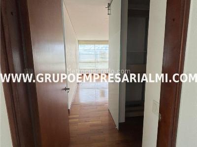 Apartamento de 3 alcobas en arriendo en Los Balsos, Medellín, 280 m² · foto 12 de 20