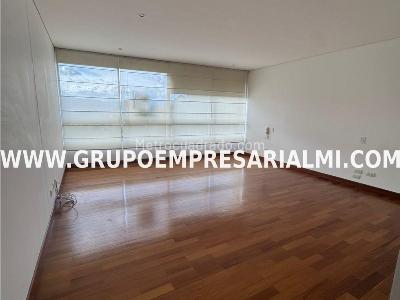 Apartamento de 3 alcobas en arriendo en Los Balsos, Medellín, 280 m² · foto 13 de 20
