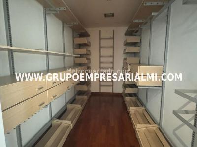 Apartamento de 3 alcobas en arriendo en Los Balsos, Medellín, 280 m² · foto 17 de 20