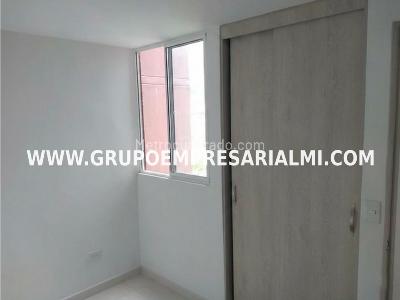 Apartamento de 3 alcobas en venta en Maria Auxiliadora, Sabaneta, 56 m² · foto 10 de 20