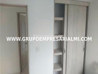 Apartamento de 3 alcobas en venta en Maria Auxiliadora, Sabaneta, 56 m² · foto 11 de 20