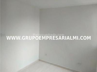 Apartamento de 3 alcobas en venta en Maria Auxiliadora, Sabaneta, 56 m² · foto 12 de 20