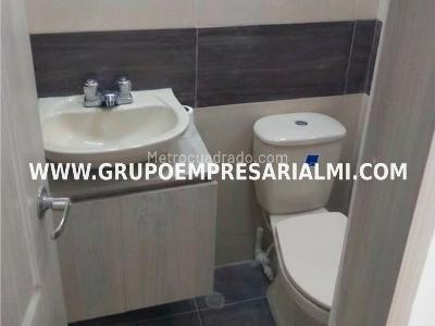 Apartamento de 3 alcobas en venta en Maria Auxiliadora, Sabaneta, 56 m² · foto 16 de 20
