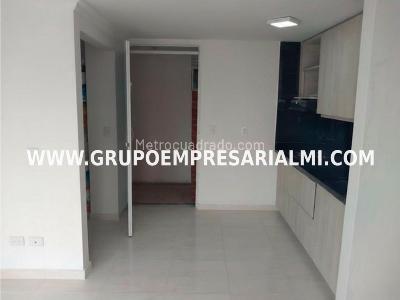 Apartamento de 3 alcobas en venta en Maria Auxiliadora, Sabaneta, 56 m² · foto 2 de 20