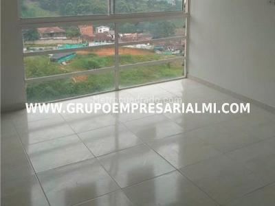 Apartamento de 3 alcobas en venta en Maria Auxiliadora, Sabaneta, 56 m² · foto 5 de 20