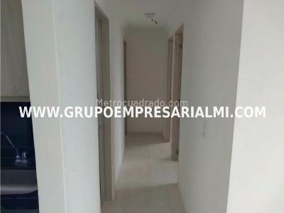Apartamento de 3 alcobas en venta en Maria Auxiliadora, Sabaneta, 56 m² · foto 6 de 20
