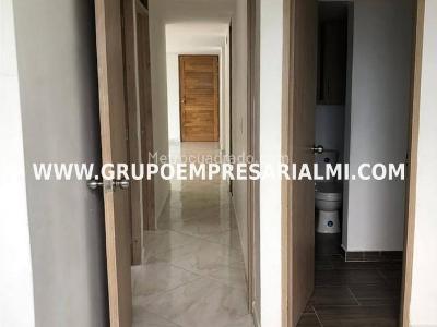 Apartamento de 3 alcobas en venta en Valerias, Bello, 70 m² · foto 4 de 20
