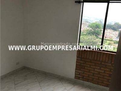 Apartamento de 3 alcobas en venta en Valerias, Bello, 70 m² · foto 6 de 20