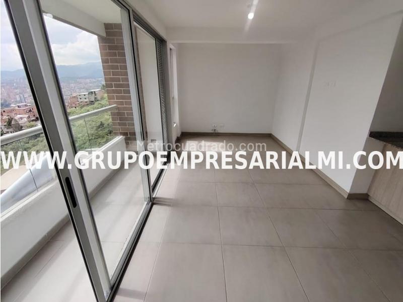 Apartamento de 3 Alcobas con Parqueadero Privado en Calasanz - 2