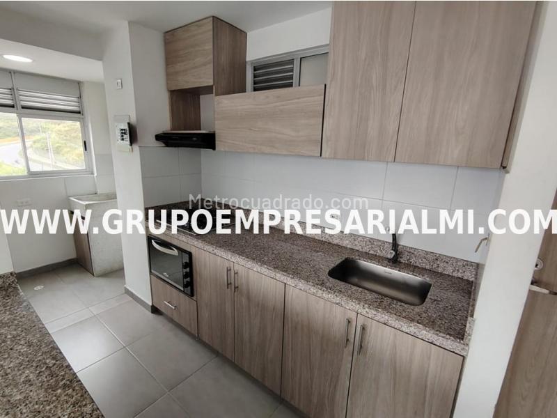 Apartamento de 3 Alcobas con Parqueadero Privado en Calasanz - 5