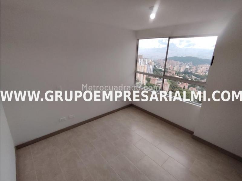 Apartamento de 3 Alcobas en Calasanz, Piso 19 - 7