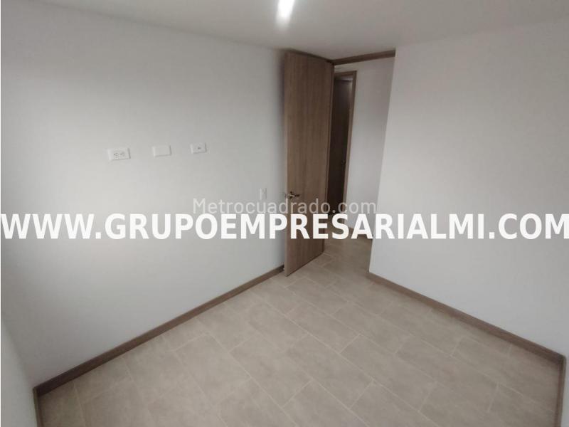 Apartamento de 3 Alcobas en Calasanz, Piso 19 - 9