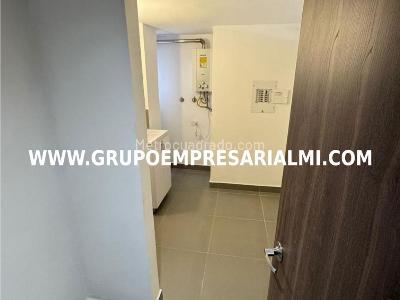 Apartamento de 3 alcobas en venta en Laureles, Medellín, 156 m² · foto 14 de 20