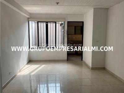 Casa de 3 alcobas en venta en Belen, Medellín, 78 m² · foto 2 de 20