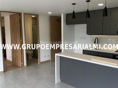 Apartamento de 2 alcobas en venta en San Jose, Sabaneta, 72 m² · foto 2 de 20