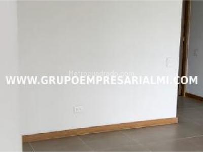 Apartamento de 3 alcobas en venta en Las Palmas, Medellín, 101 m² · foto 2 de 20