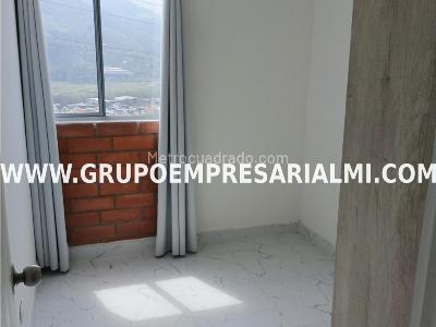 Apartamento de 3 alcobas en venta en La Navarra, Bello, 55 m² · foto 7 de 20