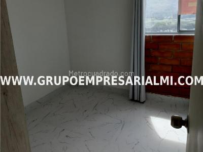 Apartamento de 3 alcobas en venta en La Navarra, Bello, 55 m² · foto 8 de 20
