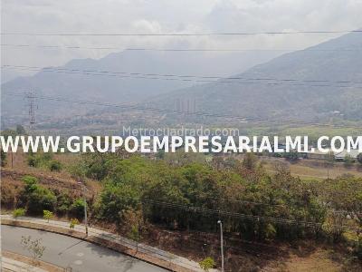 Apartamento de 3 alcobas en venta en La Navarra, Bello, 55 m² · foto 11 de 20