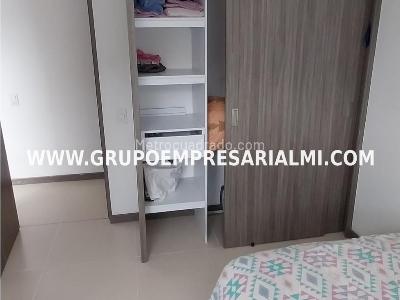 Apartamento de 2 alcobas en venta en Los Alcazares, Sabaneta, 59 m² · foto 13 de 20