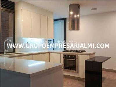 Apartamento de 3 alcobas en arriendo en El Poblado, Medellín, 360 m² · foto 4 de 20
