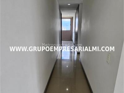 Apartamento de 3 alcobas en venta en San Jose, Sabaneta, 130 m² · foto 4 de 20