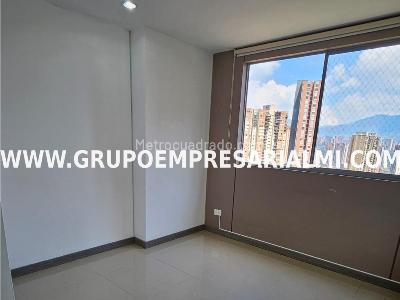 Apartamento de 3 alcobas en venta en San Jose, Sabaneta, 130 m² · foto 9 de 20