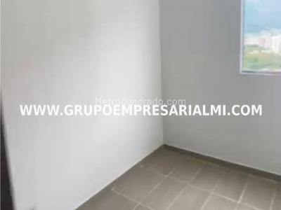 Apartamento de 3 alcobas en venta en Bucaros, Bello, 60 m² · foto 7 de 20