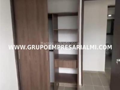 Apartamento de 3 alcobas en venta en Bucaros, Bello, 60 m² · foto 8 de 20