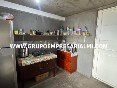 Apartamento de 3 alcobas en venta en Niquia, Bello, 55 m² · foto 12 de 20