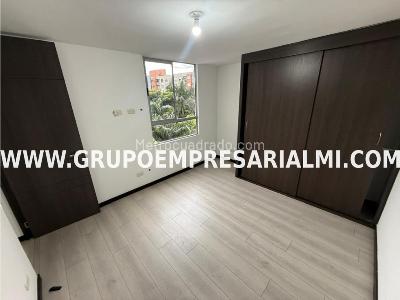 Apartamento de 3 alcobas en arriendo en San German, Medellín, 70 m² · foto 13 de 20
