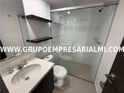 Apartamento de 3 alcobas en arriendo en San German, Medellín, 70 m² · foto 19 de 20