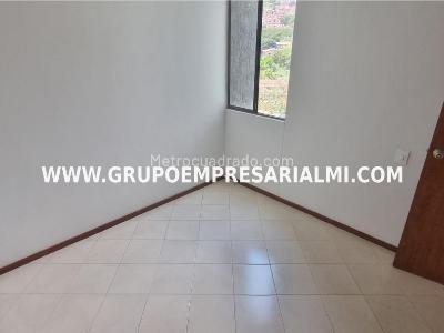 Apartamento en arriendo en Los Colores, Medellín · foto 12 de 20