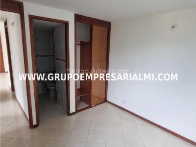 Apartamento en arriendo en Los Colores, Medellín · foto 13 de 20