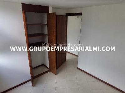 Apartamento en arriendo en Los Colores, Medellín · foto 15 de 20