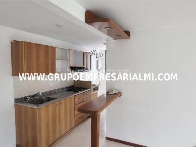 Apartamento en arriendo en Los Colores, Medellín · foto 3 de 20