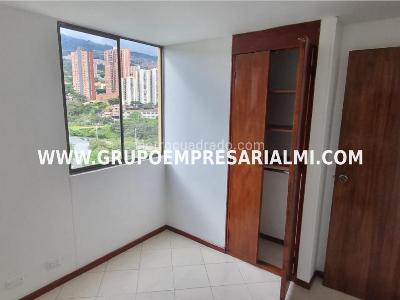 Apartamento en arriendo en Los Colores, Medellín · foto 4 de 20
