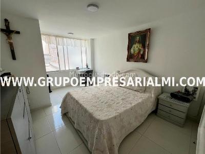 Apartamento en venta en Laureles, Medellín · foto 8 de 20