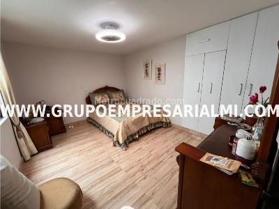 Apartamento de 5 alcobas en venta en Laureles, Medellín, 279 m² · foto 8 de 20