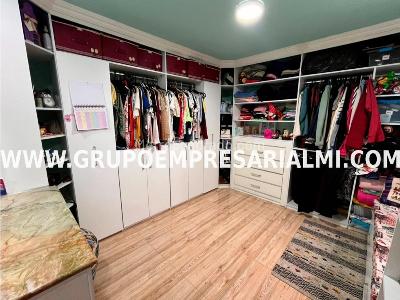 Apartamento de 5 alcobas en venta en Laureles, Medellín, 279 m² · foto 11 de 20
