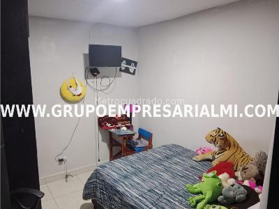 Casa de 4 alcobas en venta en Robledo, Medellín, 70 m² · foto 3 de 20