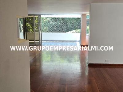 Apartamento de 3 alcobas en venta en Milla De Oro, Medellín, 230 m² · foto 4 de 20