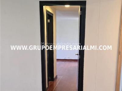 Apartamento de 3 alcobas en venta en Milla De Oro, Medellín, 230 m² · foto 8 de 20