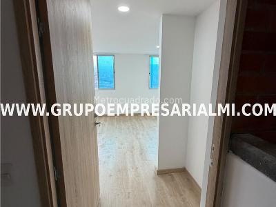 Apartamento de 2 alcobas en venta en San Jose, Sabaneta, 70 m² · foto 9 de 20