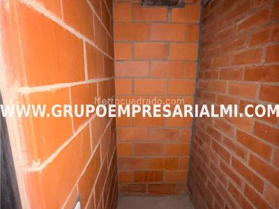 Apartamento de 2 alcobas en venta en San Jose, Sabaneta, 70 m² · foto 17 de 20