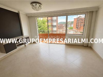 Apartamento de 3 alcobas en venta en Lorena, Medellín, 110 m² · foto 2 de 20